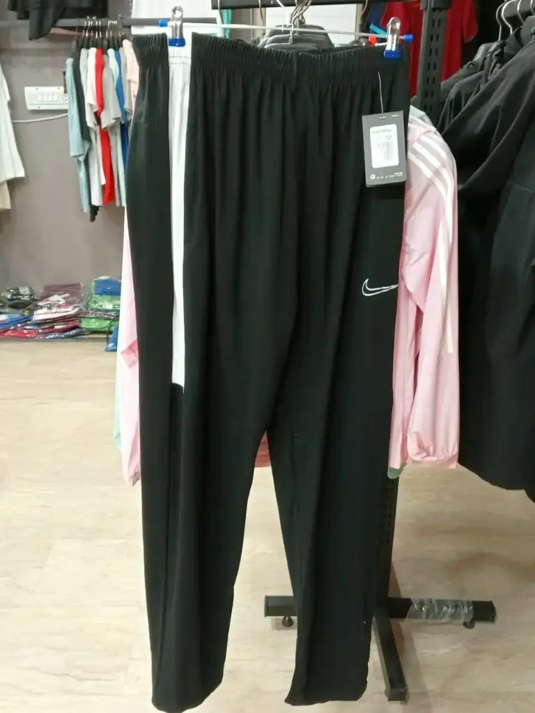 LM1113 Nike Mens Trousers